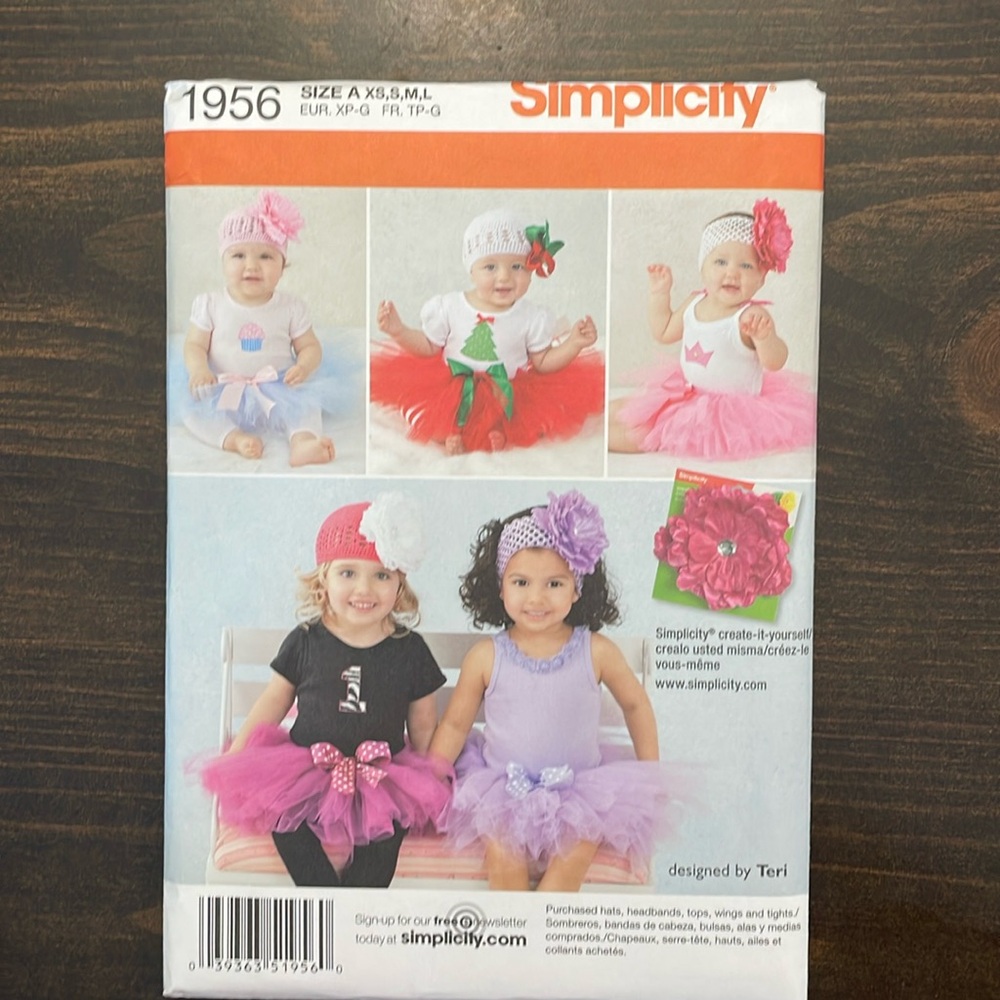 Simplicity Pattern 1956 UNCUT Babies Tutus and Appliqués Sizes Newborn-18 Months